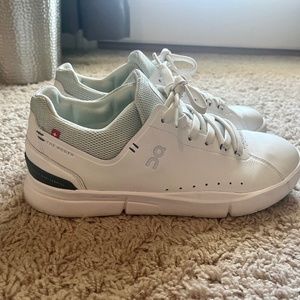 On The Rodger Sneakers